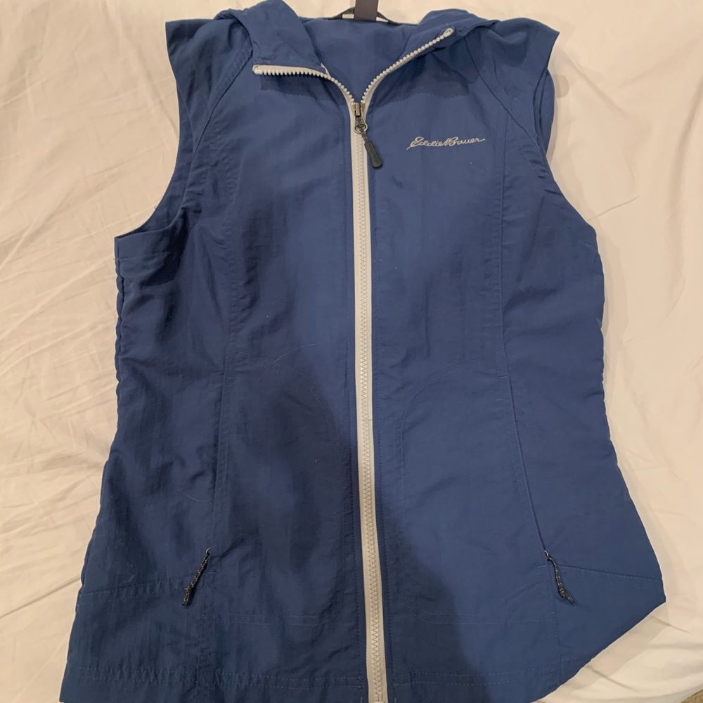 Bundle 3/$15 Eddie Bauer hooded blue vest in great condition - Picture 2 of 2